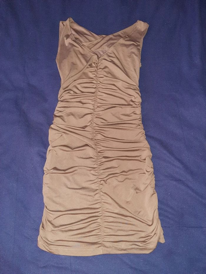 Jolie robe moulante M/L - photo numéro 2