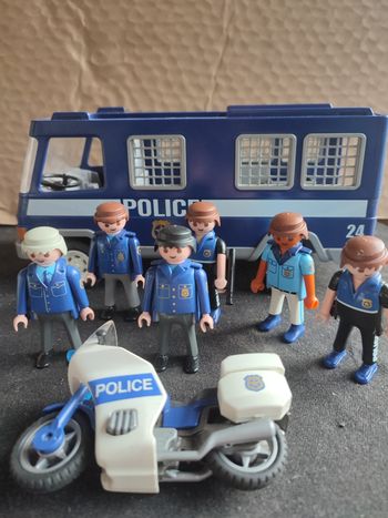 Lot policiers moto fourgon