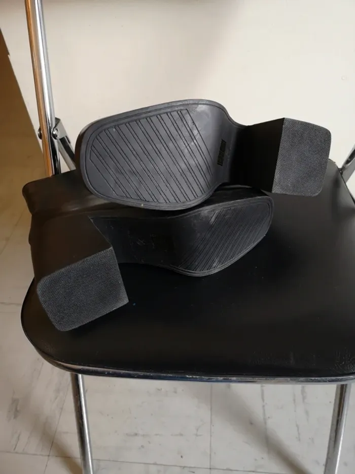 Chaussure noir en pointure 38 petit talon - photo numéro 4