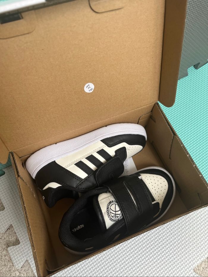 Basket adidas taille 26 - photo numéro 8