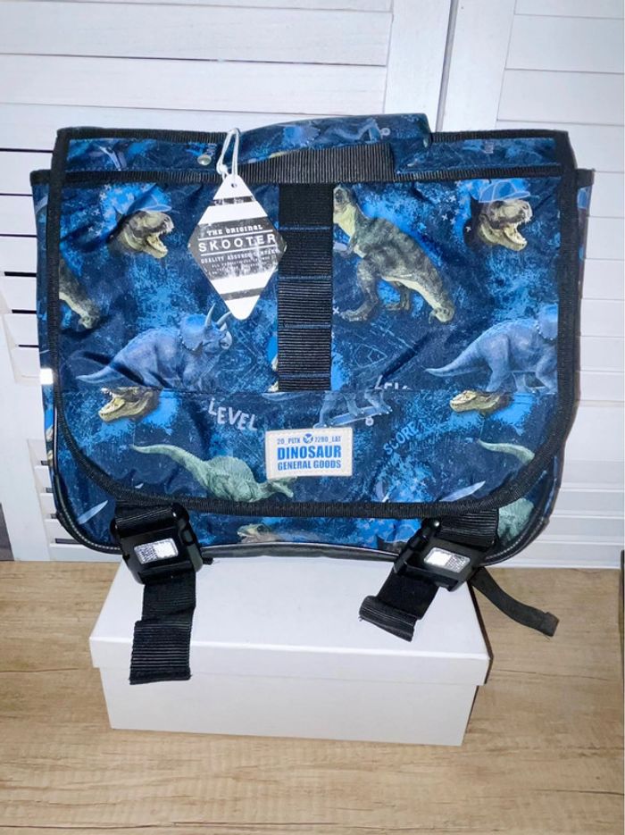 Cartable dinosaures skooter