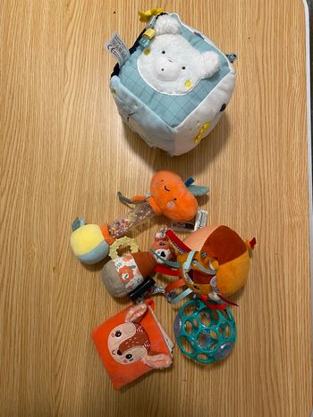 Lot jeux d’éveil hochets 