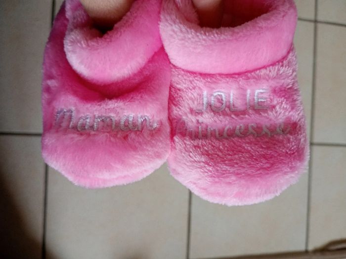 Chaussons bébé neufs - photo numéro 2