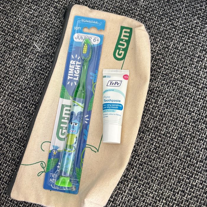Pochette dentifrice et brosse à dent enfant
