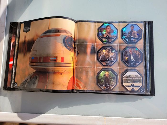 Superbe classeur collection Star Wars de 56 jetons Pogs, complet - photo numéro 4