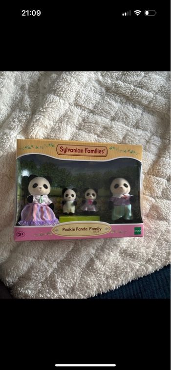 Pookie Panda Family Sylvanian, neuf dans leur emballage.