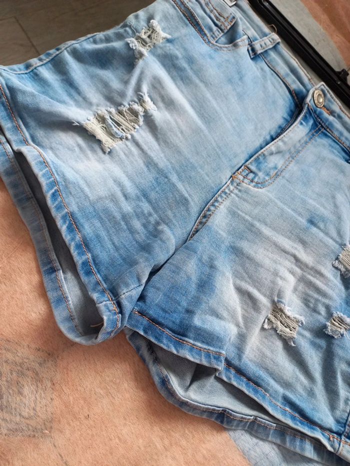 Short en jean troué femme - photo numéro 4