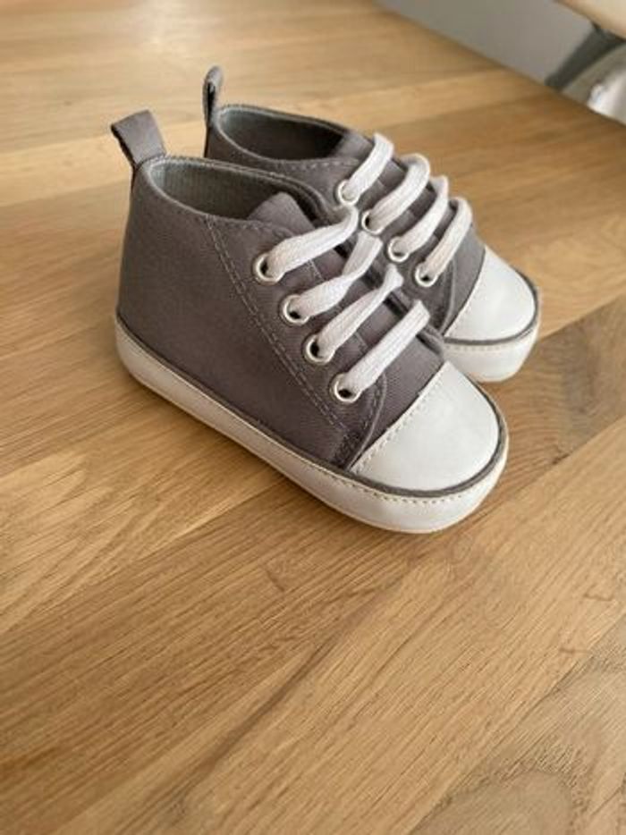 Lot 2 paires de chaussures 9/12 mois - photo numéro 3