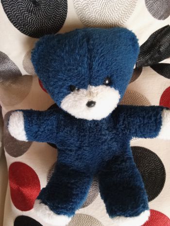 Peluche ours Boulgom doudou  bicolore bleu foncé bleu marine et blanc  d'occasion  peluche utilisée truffe  nez blanc Boulgom