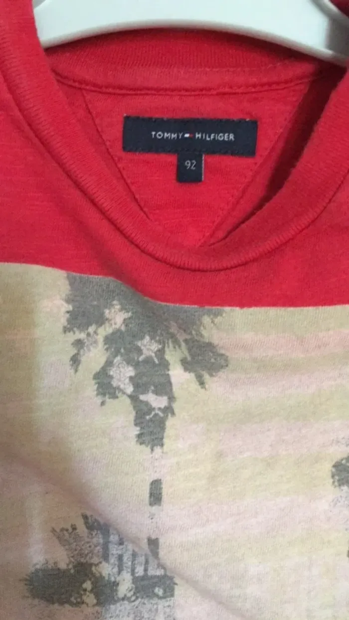Tshirt rouge tommy hilfiger 92cm - photo numéro 3