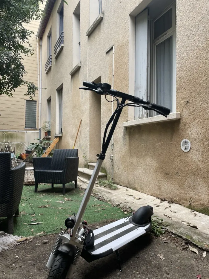 TROTTINETTE ÉLECTRIQUE - photo numéro 5