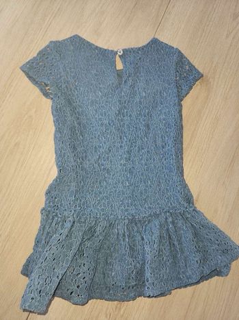 Robe avec broderies 