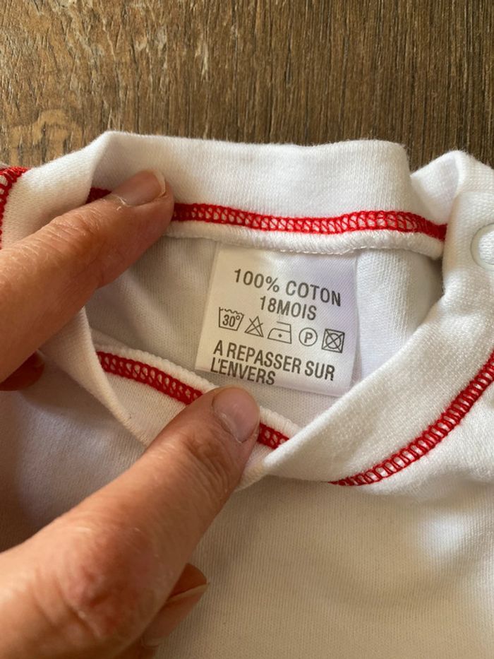 T-shirt blanc et rouge 18 mois - photo numéro 2