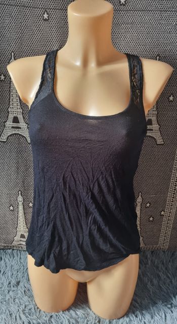 Débardeur noir avec dentelle brodée au dos taille S-M