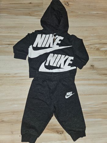 Ensemble nike