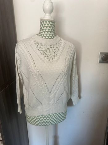 Pull blanc dentelle