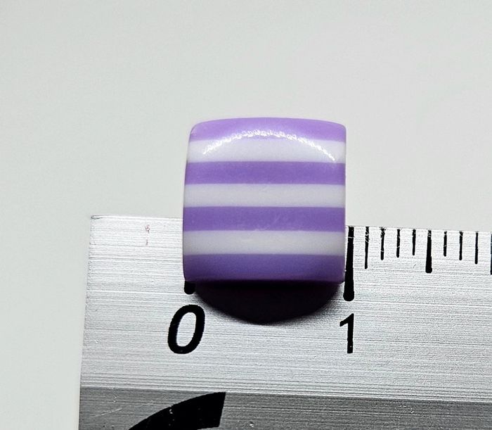 Paire de boucles d'oreilles.
Neuve.
Carré Violet - photo numéro 4