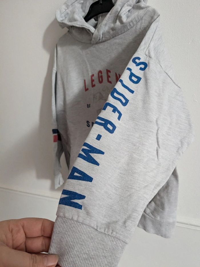 Sweat gris marvel 8 ans - photo numéro 3