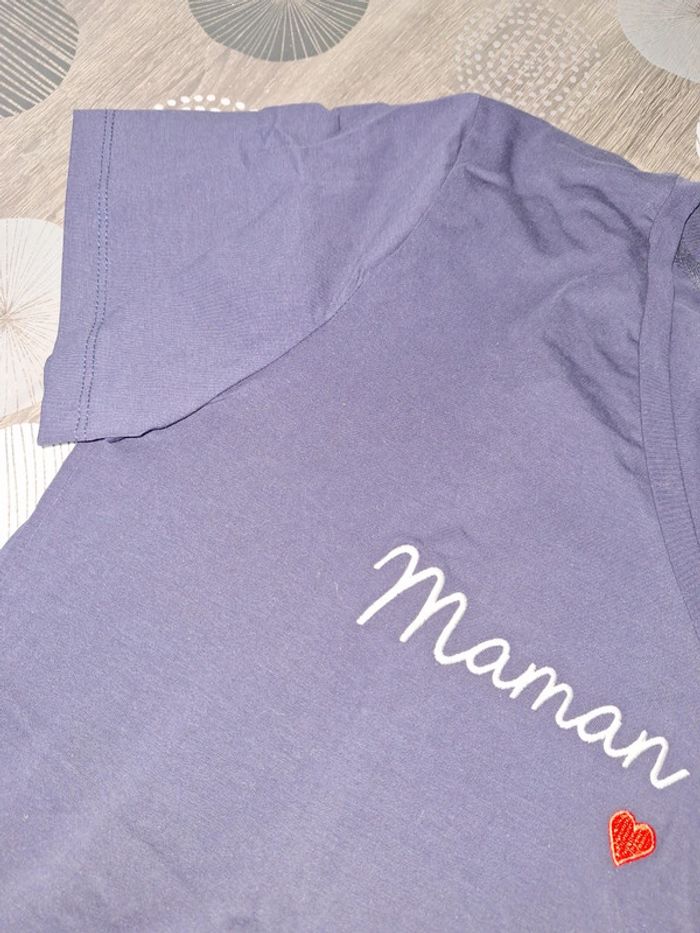 Tee shirt neuf - photo numéro 4