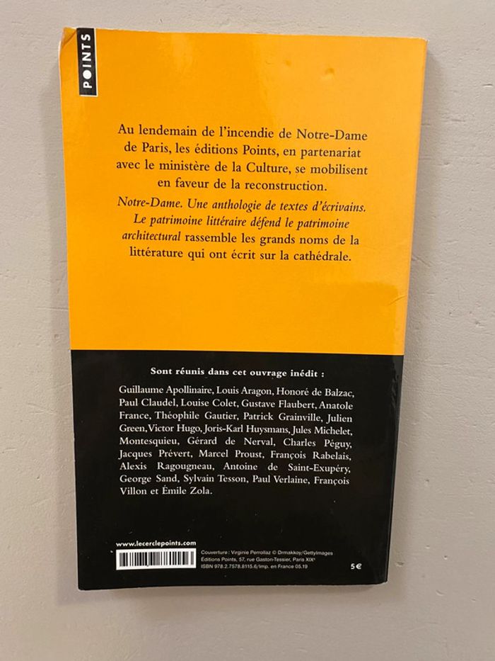 Livre Notre Dame - photo numéro 2