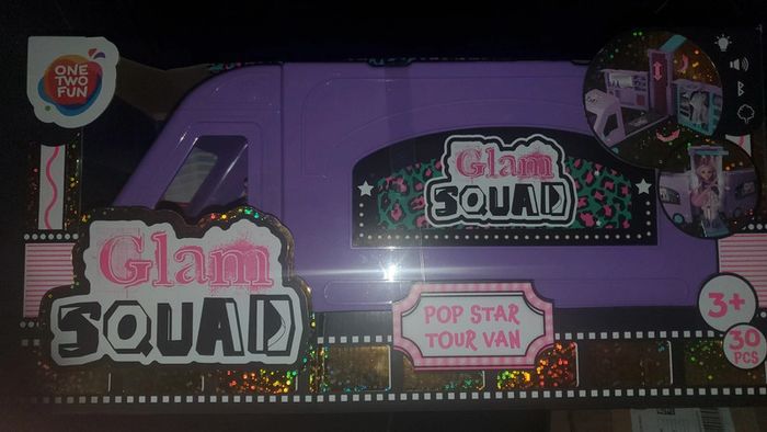 Vends poupée Glam Squad avec son van. - photo numéro 4