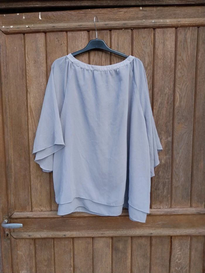 Blouse femme avec un papillon Armand Thierry taille 6 - photo numéro 2