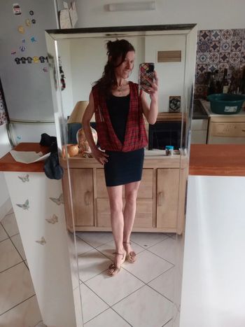 Robe 36  noire et rouge c34