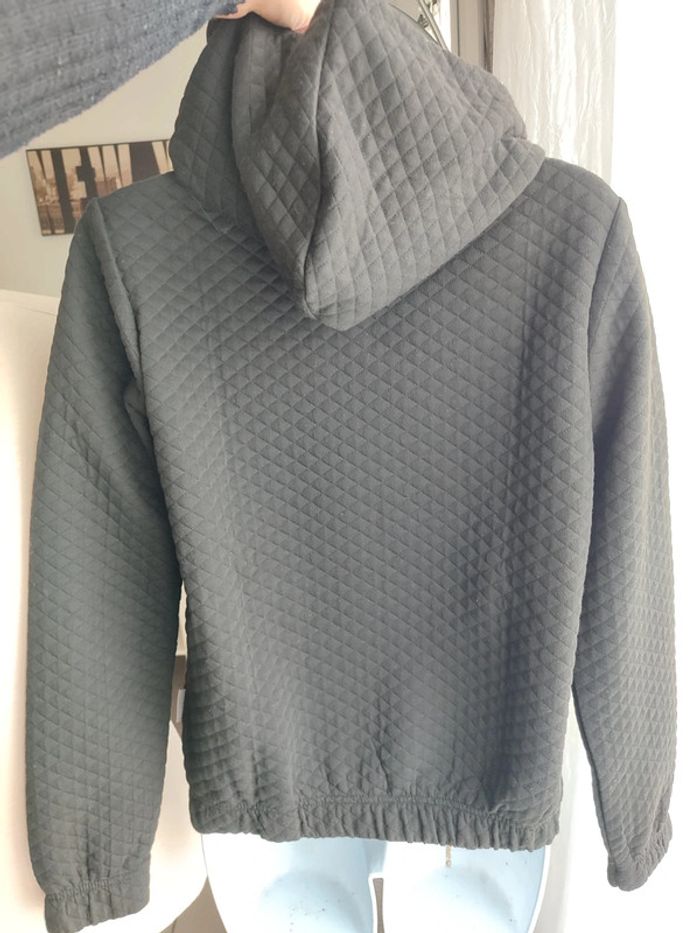 Sweat a capuche - photo numéro 3