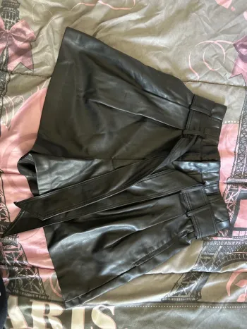 Short simili cuir