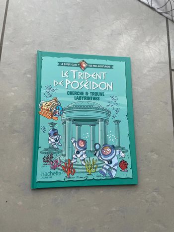Livre Le trident de Poseidon Hachette Jeunesse neuf