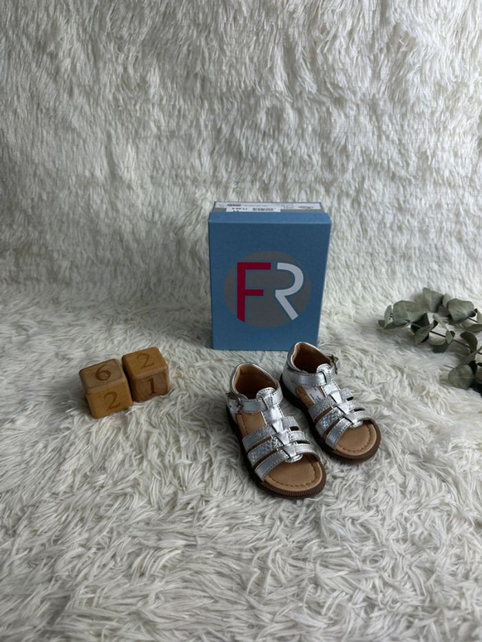 Paire de sandales Franco Romagnoli taille 21