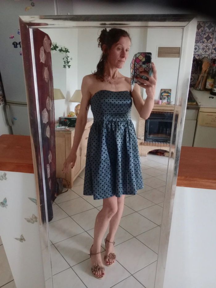 Robe de cérémonie 38 grise cérusée pois noirs c30