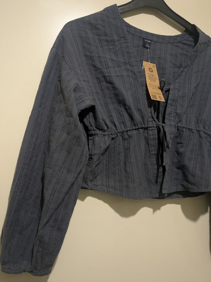 Jolie blouse Kiabi gris/bleu. Taille 36 - photo numéro 4