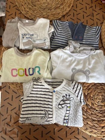 Lot Pyjamas /grenouillère taille 9mois 