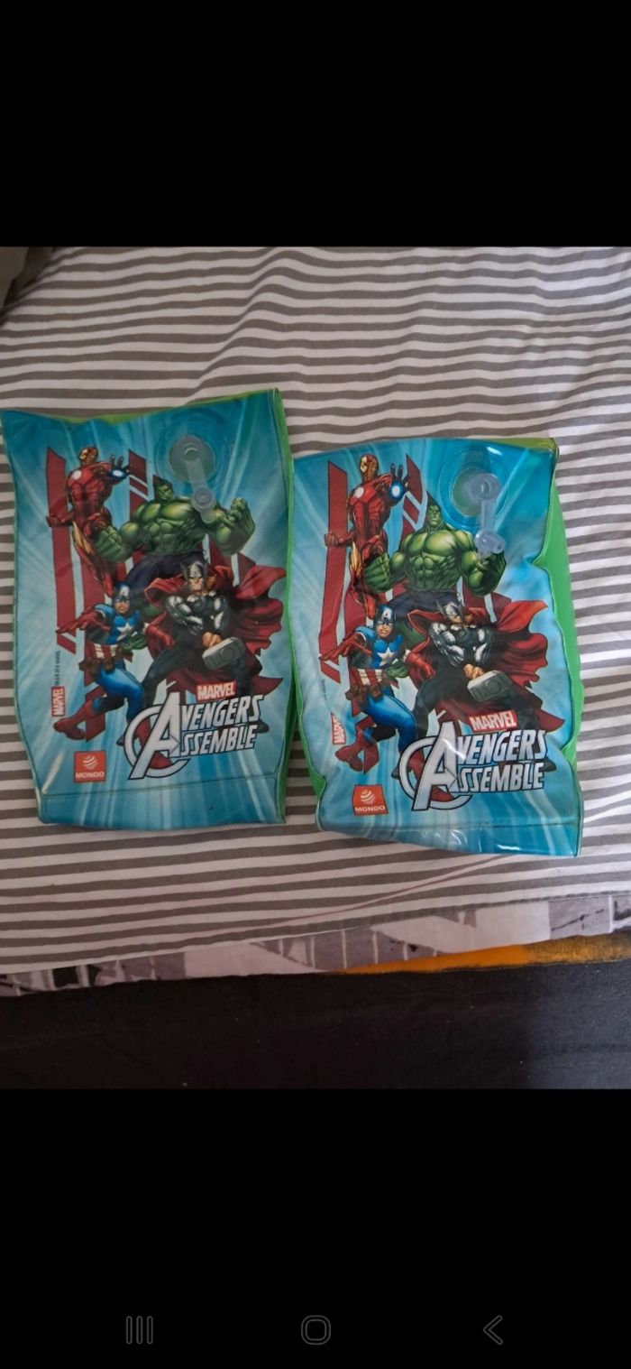Brassards avengers