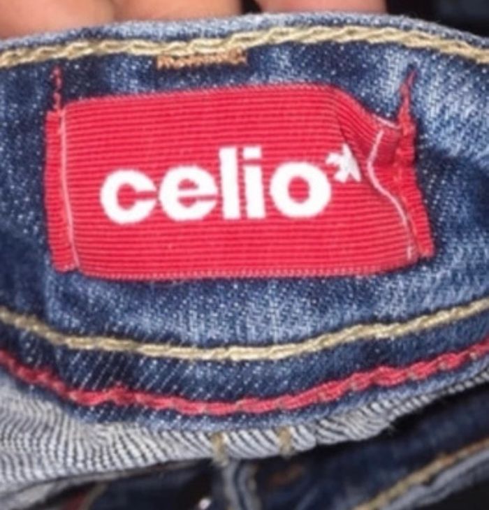 Jean couleur bleu marque celio bon état - photo numéro 2