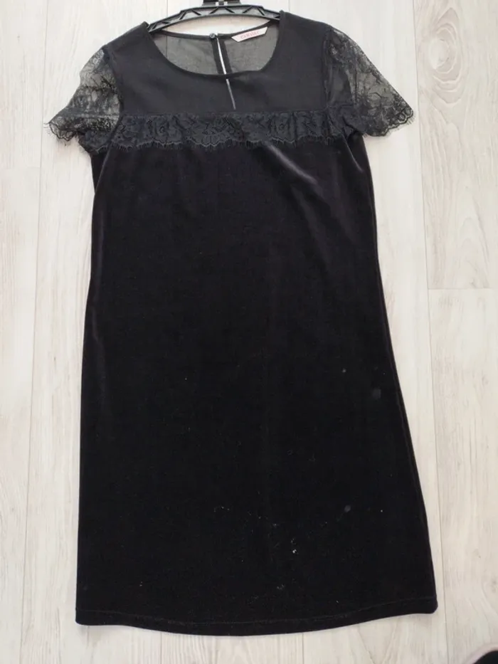 Robe velours dentelle
