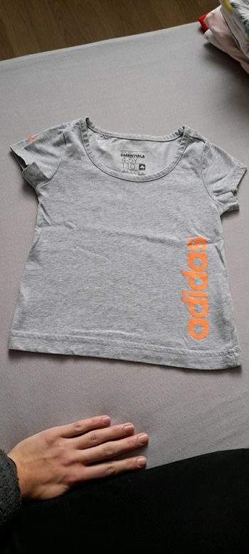 Tshirt adidas 4 ans