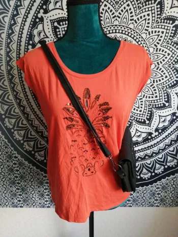 Tee-shirt orange avec ananas broderie perles et sequins ajouté / school rag / (T2/M)