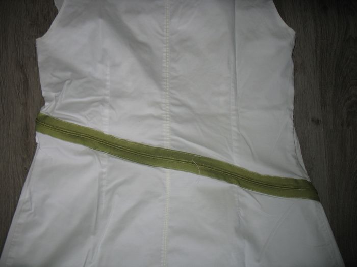 TUNIQUE SM BLANCHE AVEC MOTIFS VERT "CACHE CACHE" - TAILLE 42 - n°01 - photo numéro 5