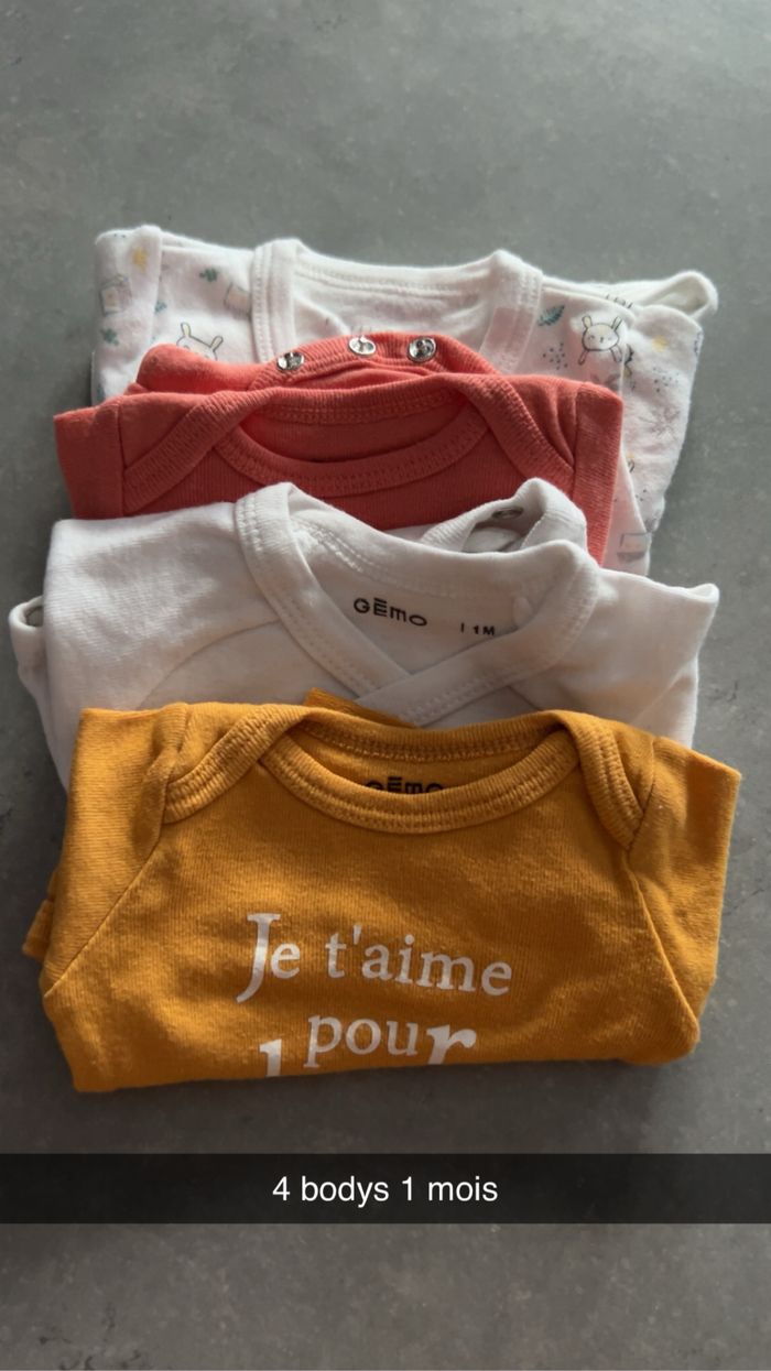 Vêtement bébé 1 mois - photo numéro 1