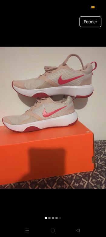 Basket Nike taille 35.5 neuve