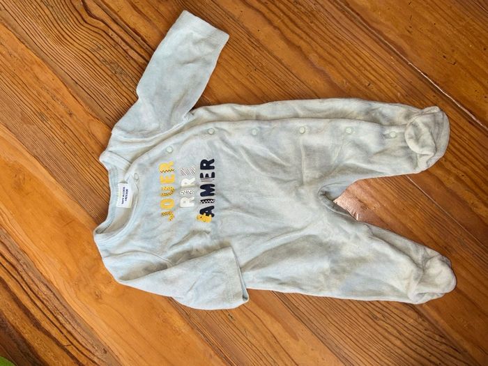 Lot 10 pyjamas 1 mois - photo numéro 7