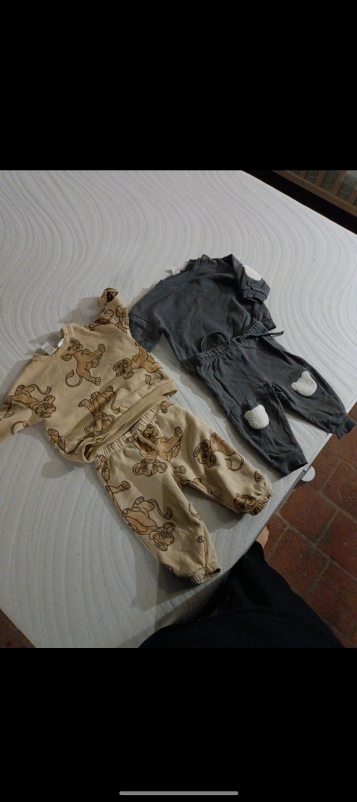 Lot ensemble 6 - 9 mois
