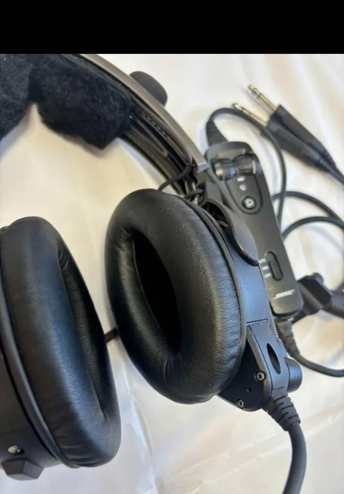 Casque d'aviation BOSE A20 avec Bluetooth et deux prises, 30h de vol en excellent état - photo numéro 3