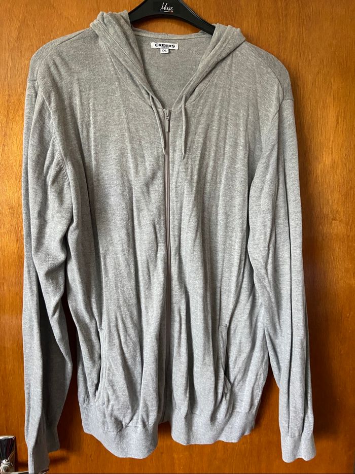 Gilet gris capuche creeks