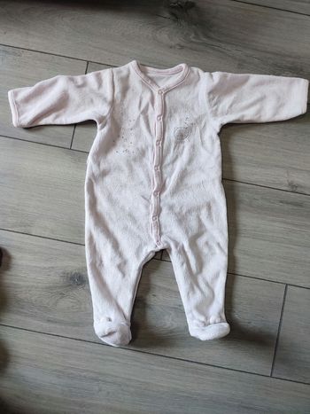 Pyjama rose pâle 3 mois très bon état