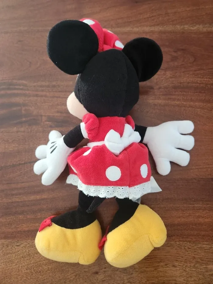 Peluche Disney Store Minnie Rouge 🧸 - photo numéro 2