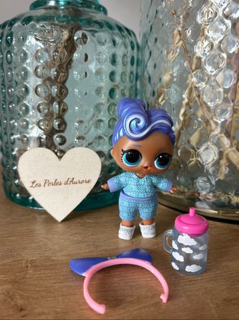 Poupée lol  surprise
