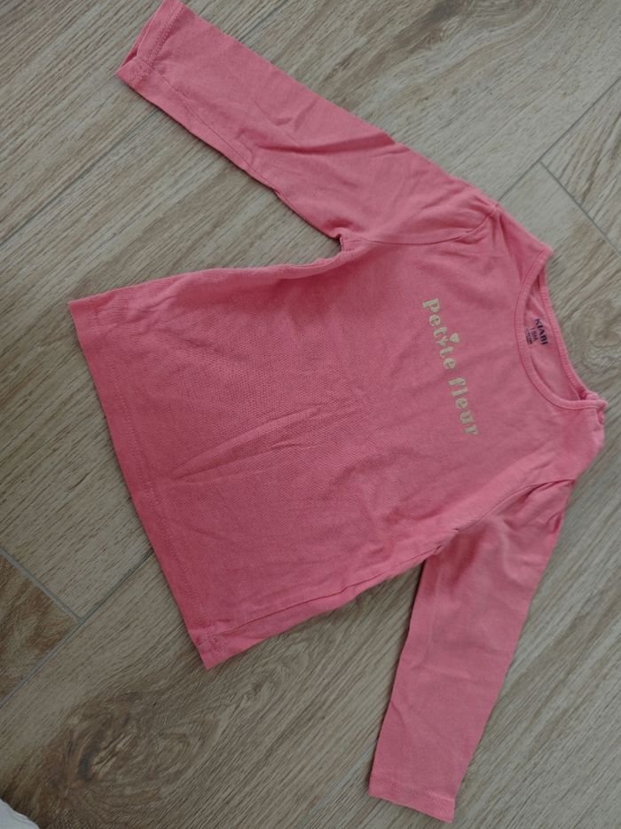 T-shirt manches longues rose "Petite fleur" Kiabi 18 mois - photo numéro 2